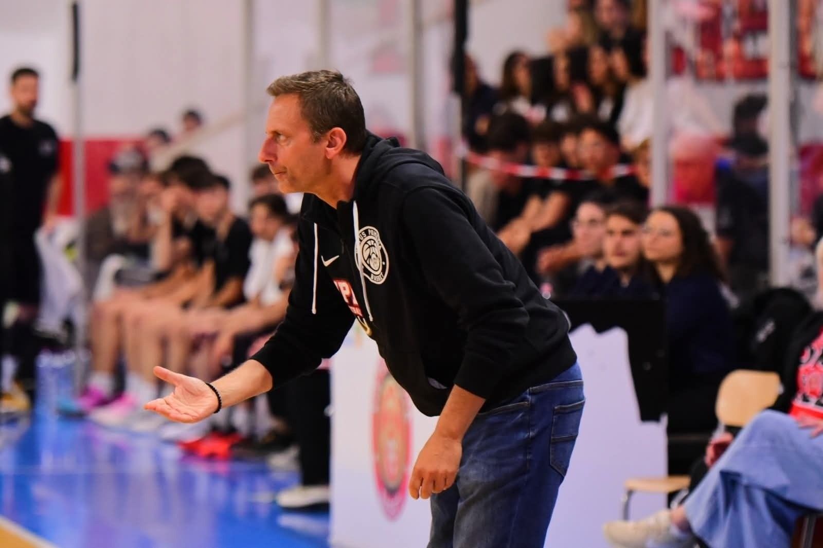 La Virtus Pomezia riparte da coach Menichincheri: ufficiale il rinnovo per la stagione 26/27