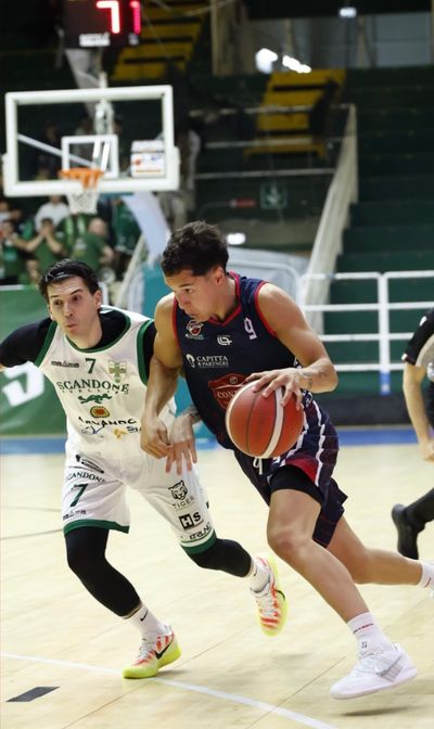 Angri e Avellino in vantaggio nella serie, Catanzaro super, bene Reggio Calabria